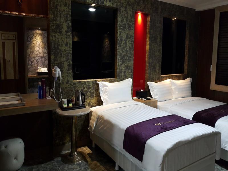 I.Y Hotel Suwon Buitenkant foto