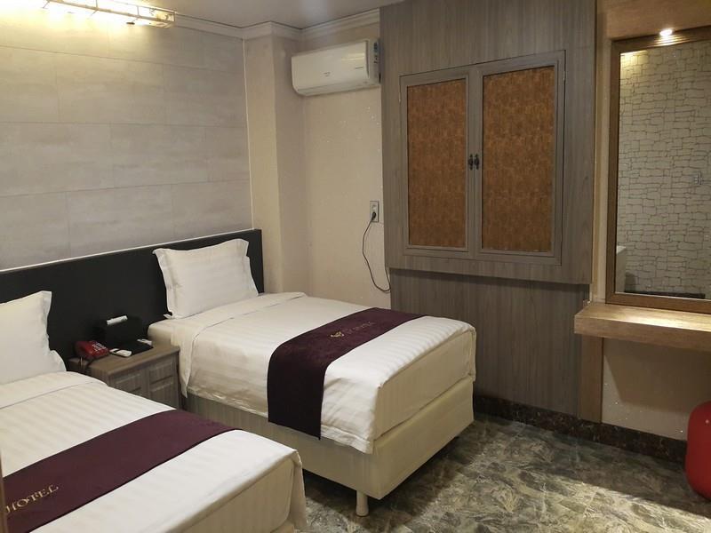 I.Y Hotel Suwon Buitenkant foto
