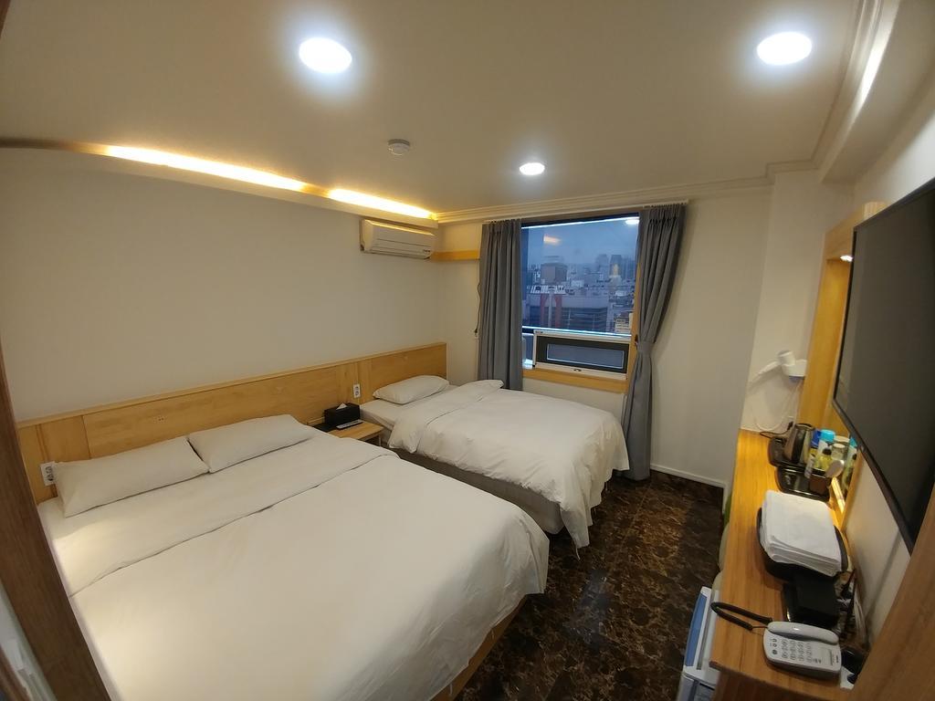 I.Y Hotel Suwon Buitenkant foto