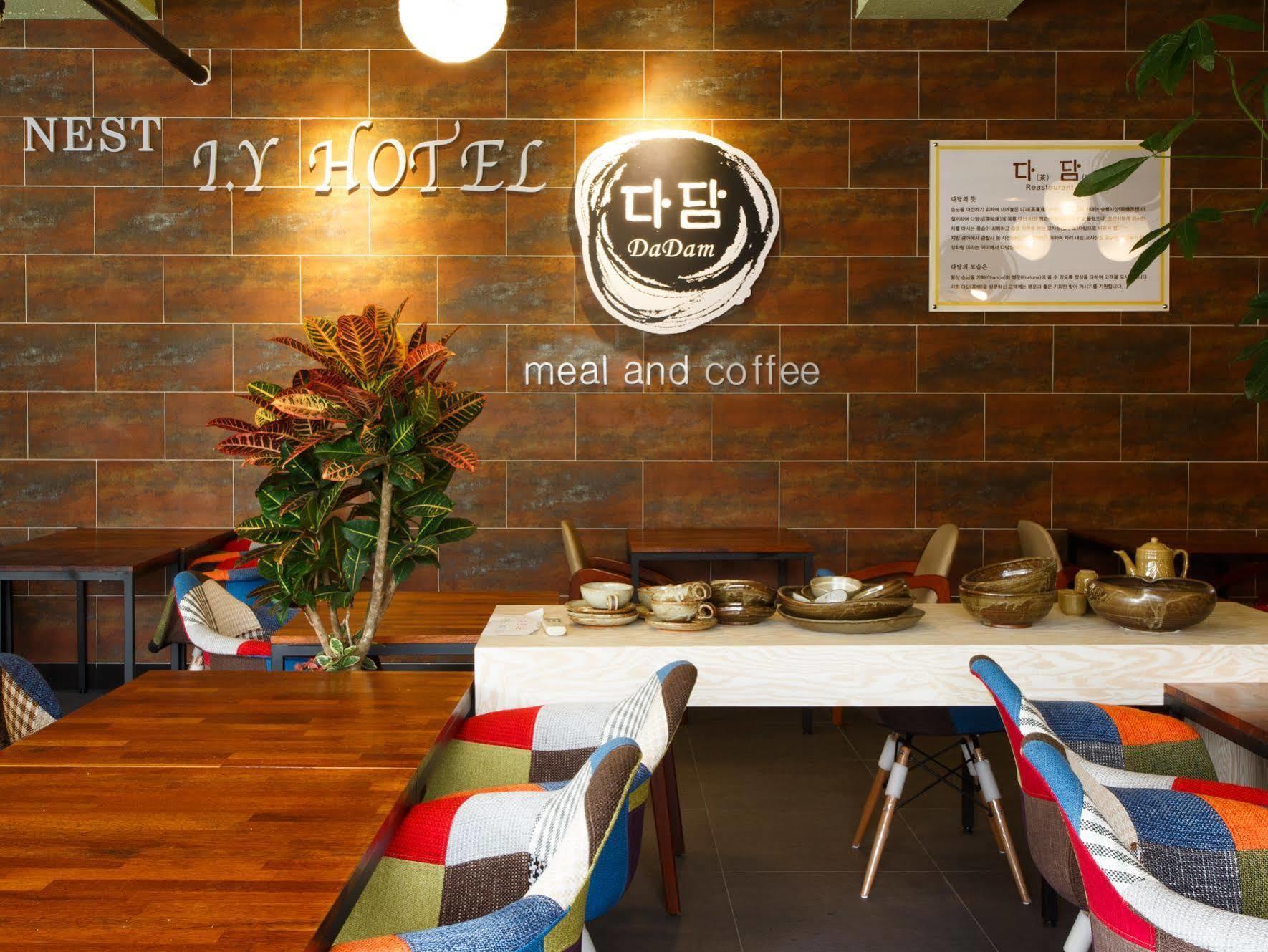 I.Y Hotel Suwon Buitenkant foto