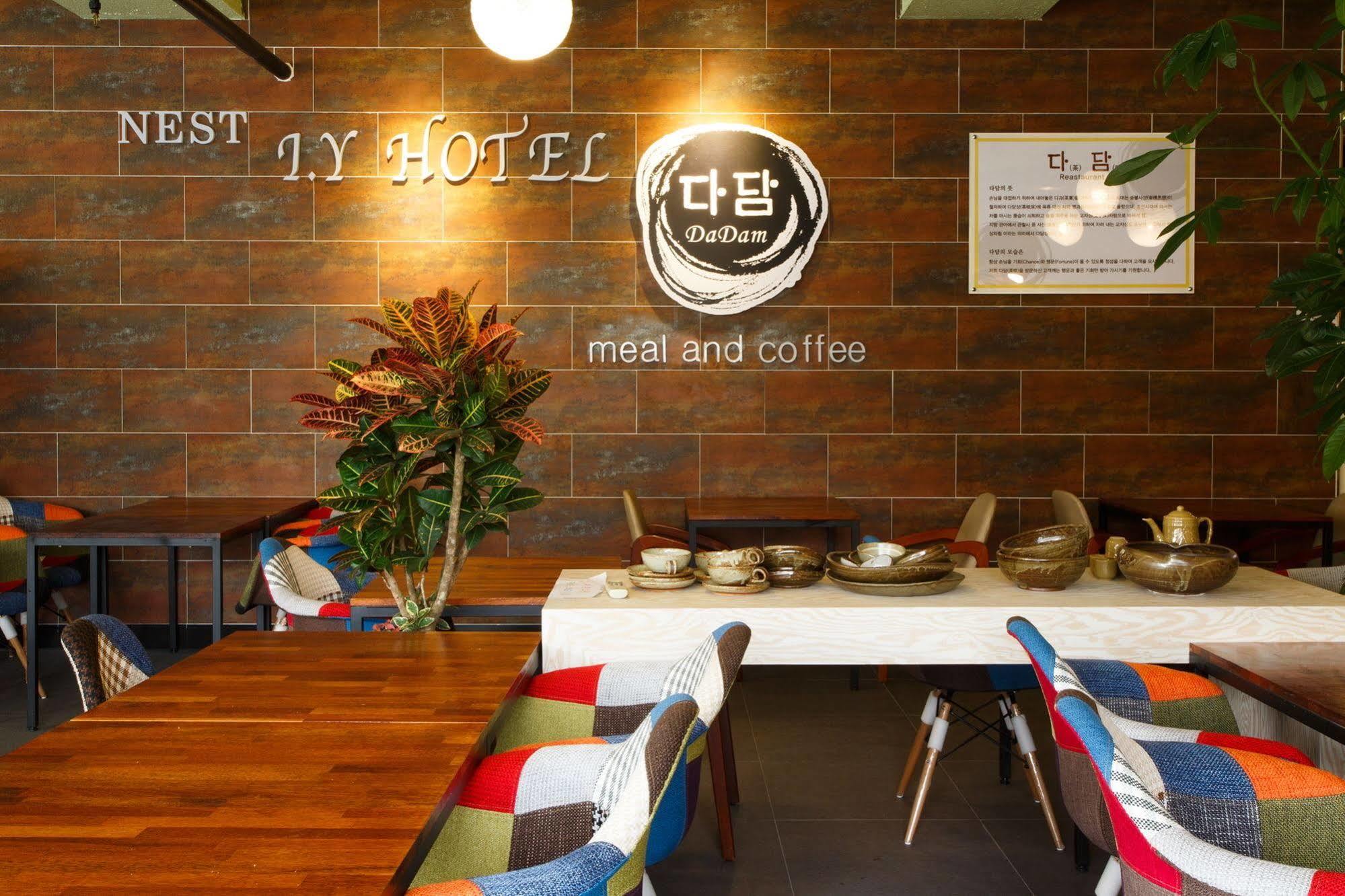 I.Y Hotel Suwon Buitenkant foto