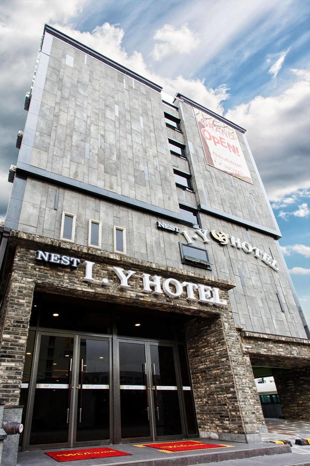 I.Y Hotel Suwon Buitenkant foto