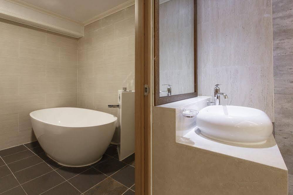 I.Y Hotel Suwon Buitenkant foto