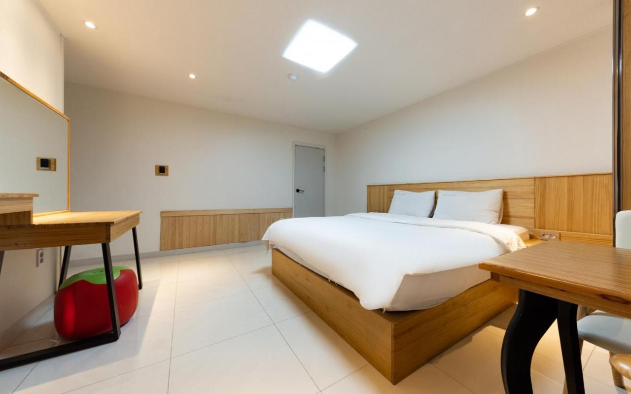 I.Y Hotel Suwon Buitenkant foto