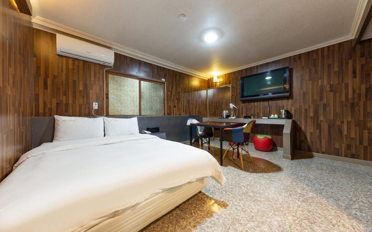 I.Y Hotel Suwon Buitenkant foto