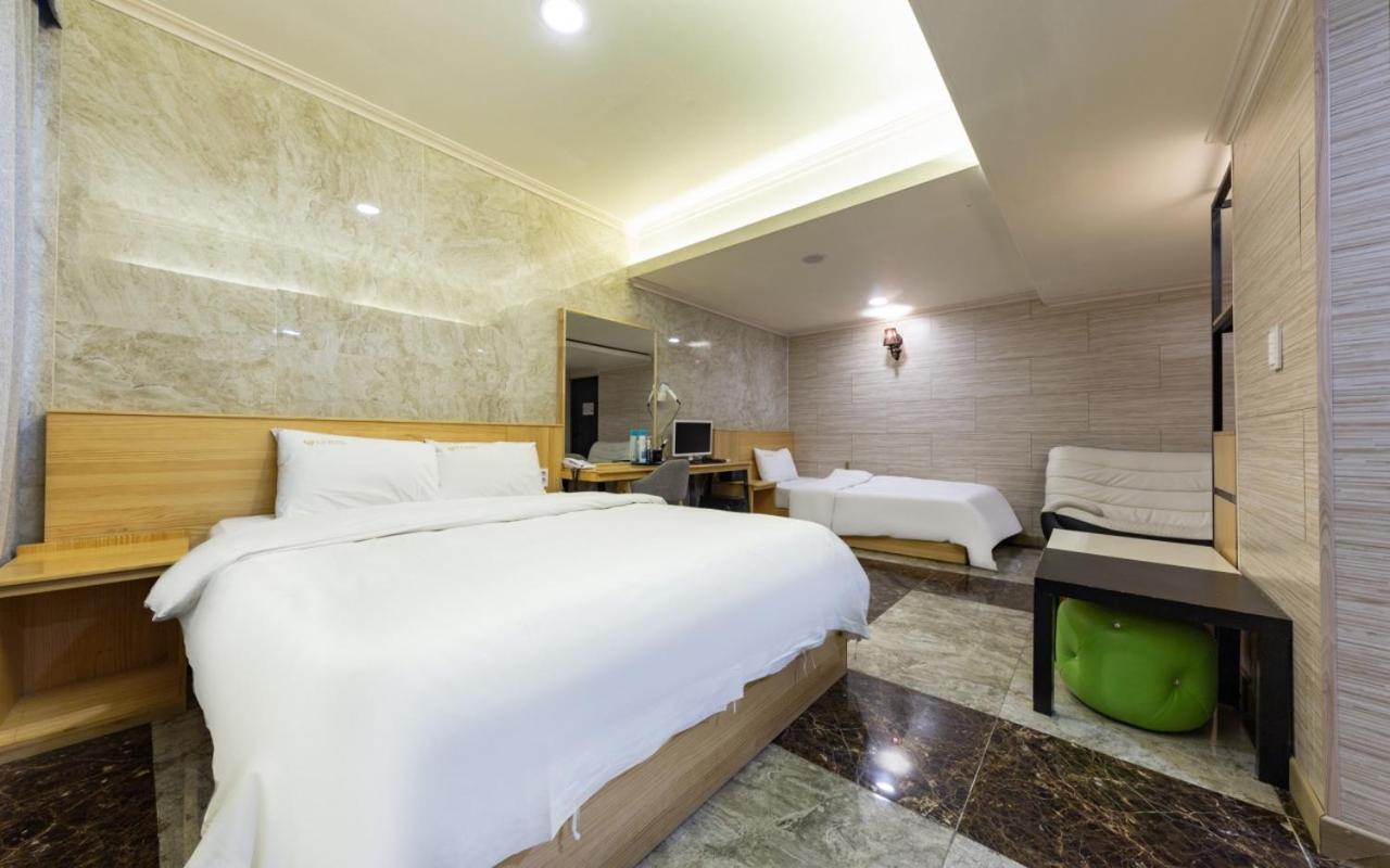I.Y Hotel Suwon Buitenkant foto