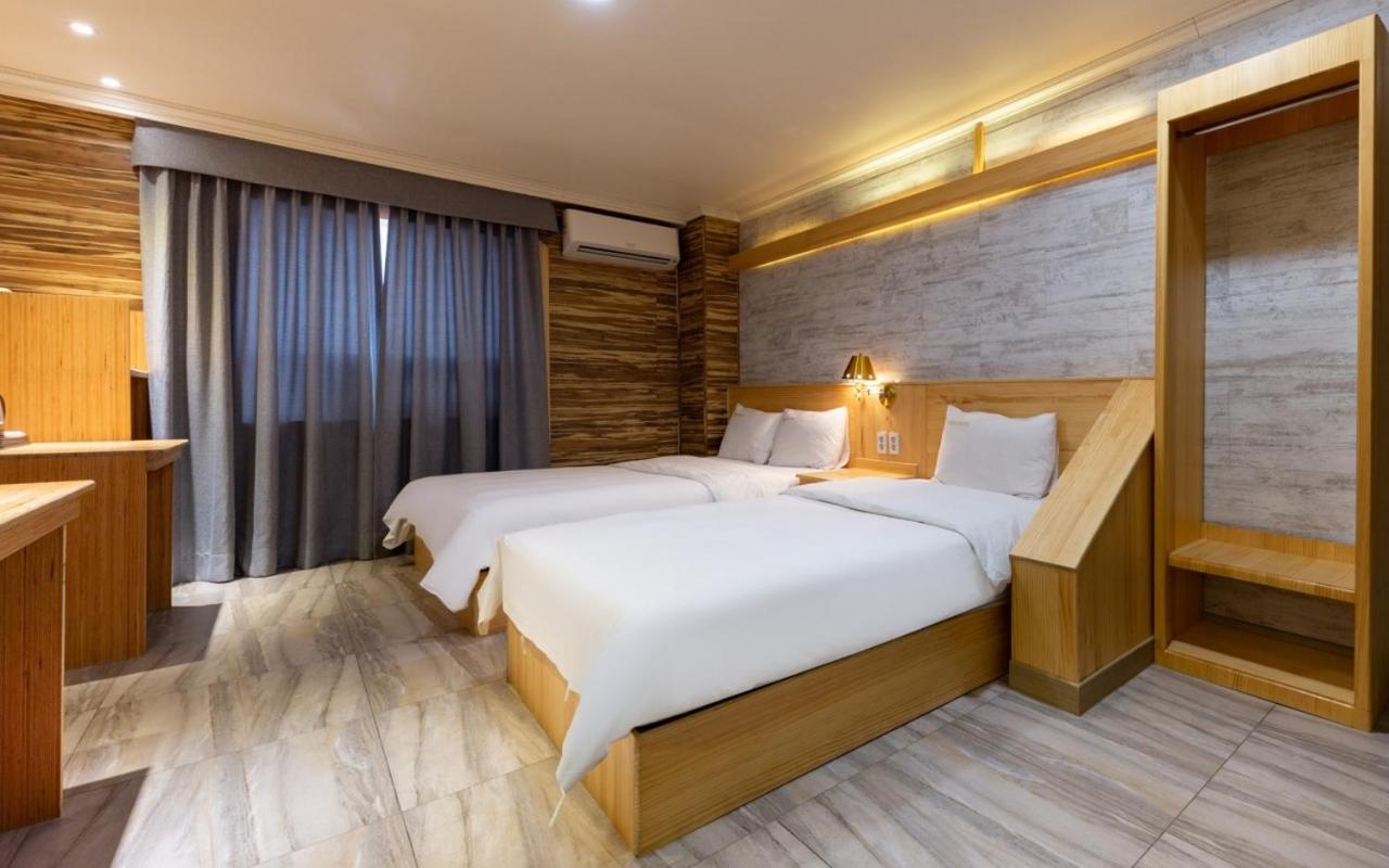 I.Y Hotel Suwon Buitenkant foto