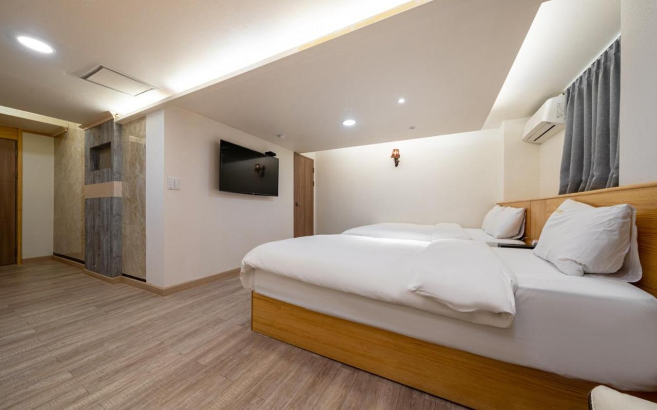 I.Y Hotel Suwon Buitenkant foto