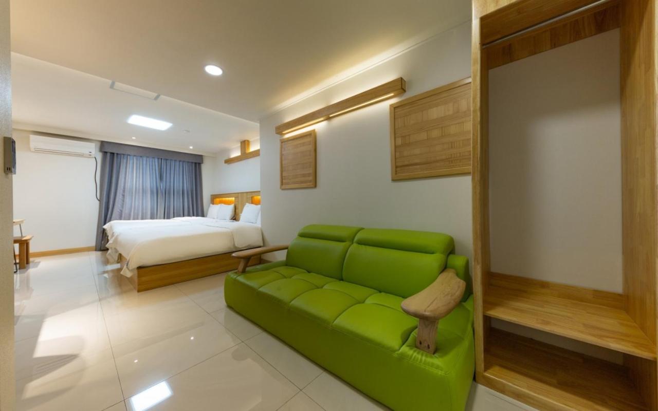 I.Y Hotel Suwon Buitenkant foto