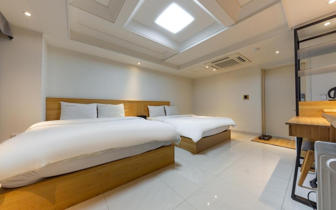 I.Y Hotel Suwon Buitenkant foto