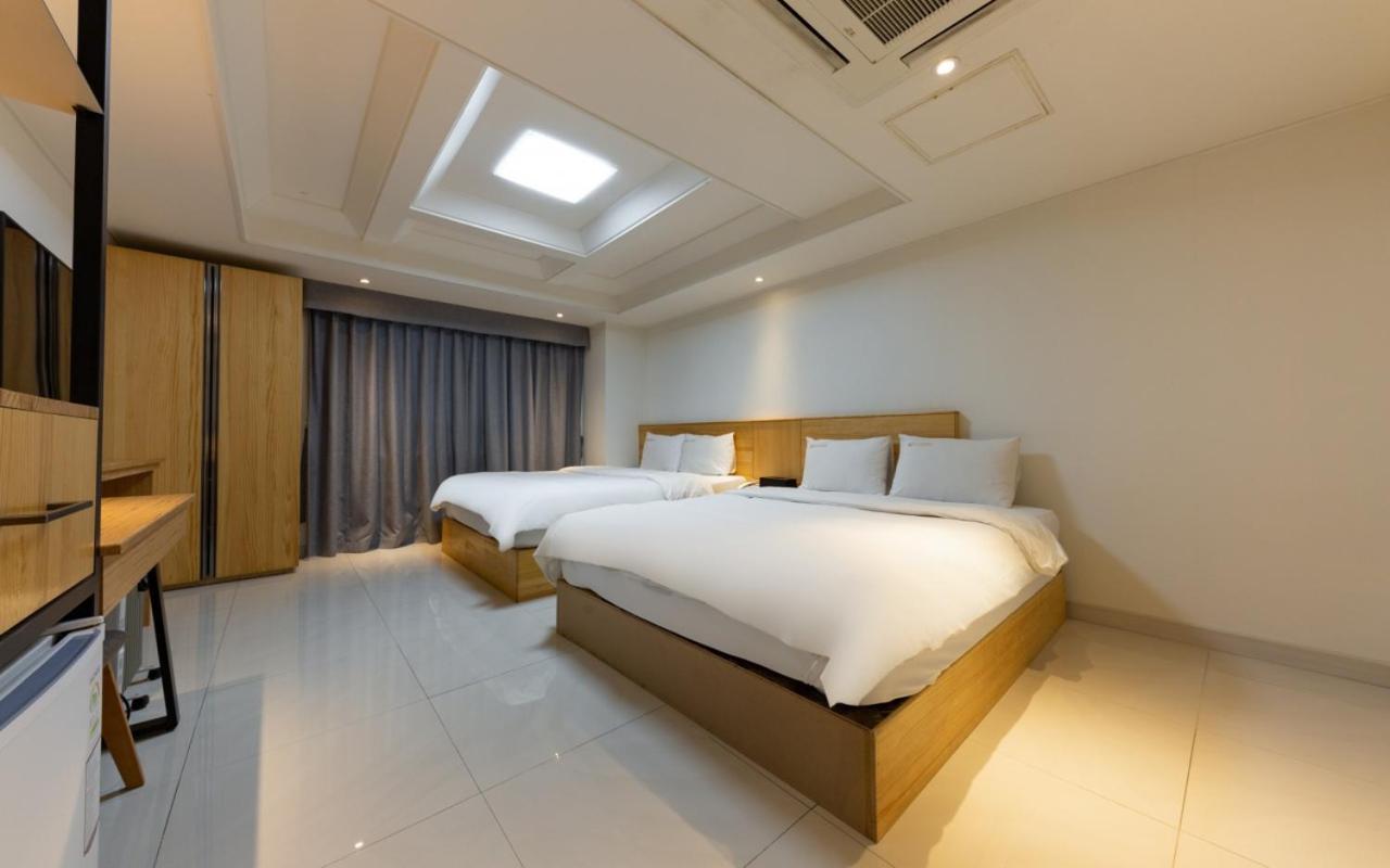 I.Y Hotel Suwon Buitenkant foto