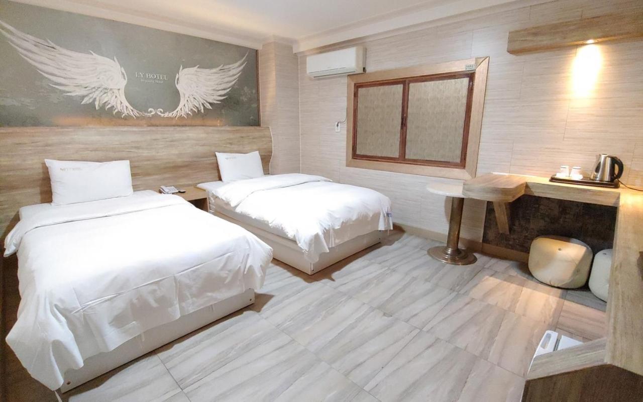 I.Y Hotel Suwon Buitenkant foto