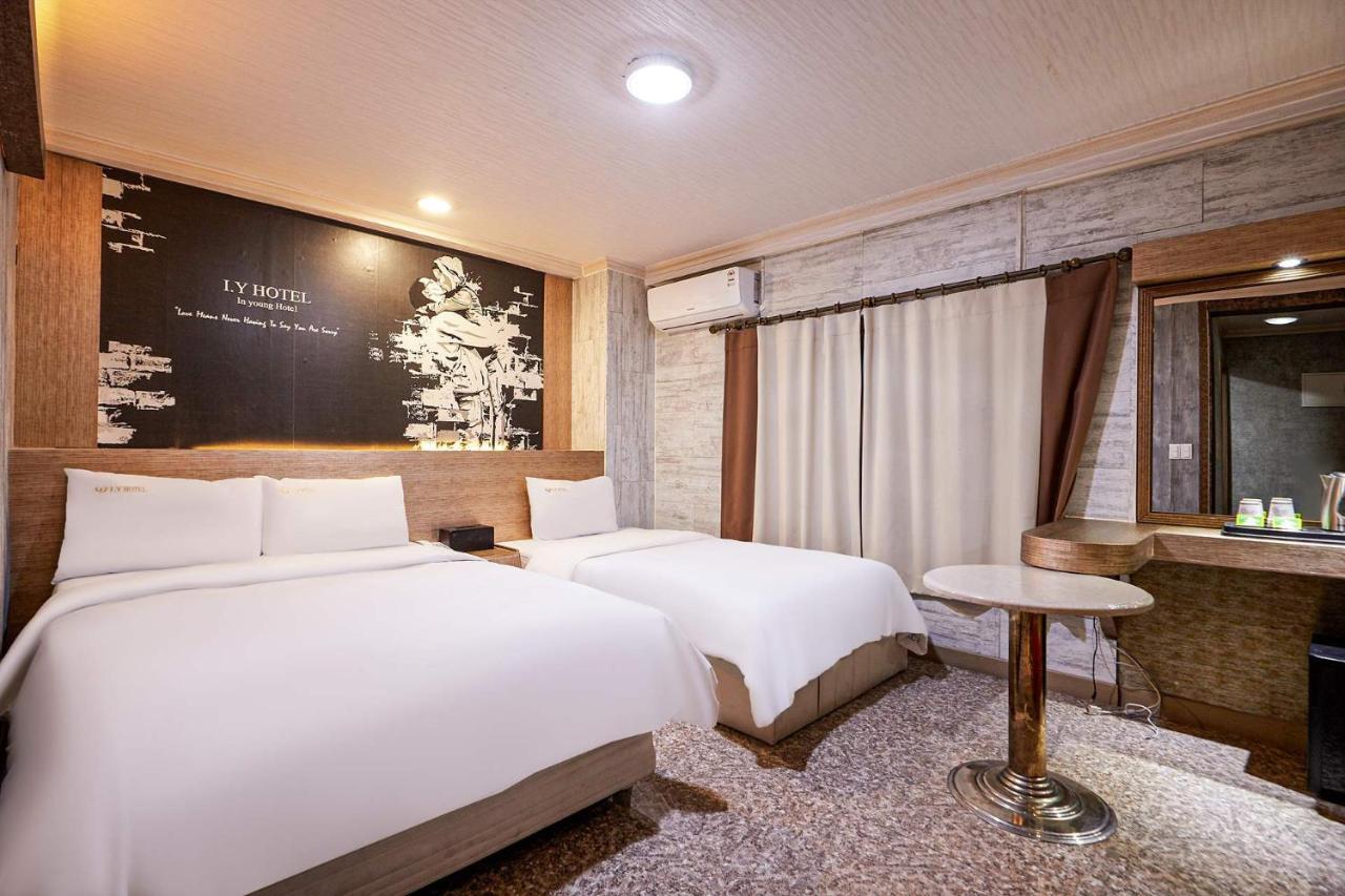 I.Y Hotel Suwon Buitenkant foto